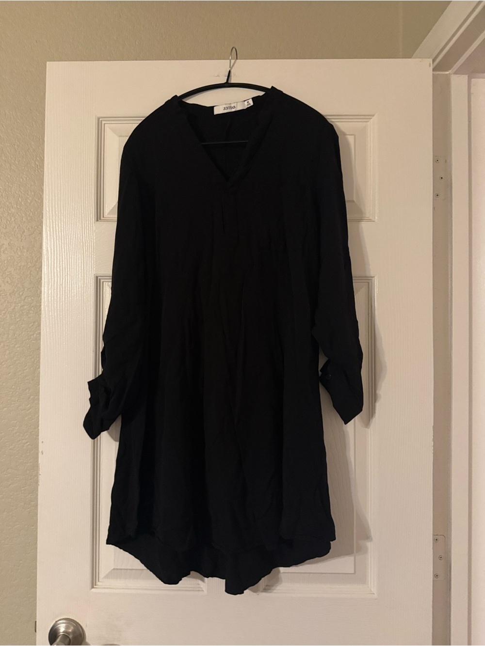 JustFab Black V-Neck Long Sleeve Tunic Dress